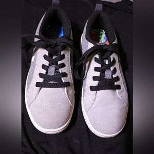 Gray Suede Low-Top Airwalks size 2